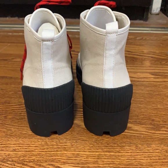 NWT super cool Villa Rouge Harper Boots - Picture 6 of 8